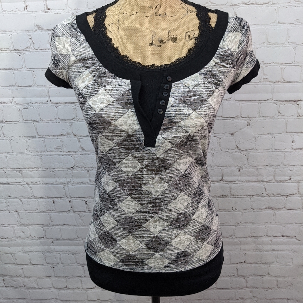 Almost Famous Short Sleeve Shirt Medium